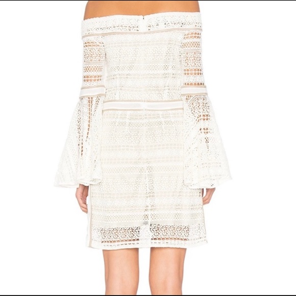 L’ATISTE by Amy White Nude Eyelet Mini Bell Sleeve - Picture 2 of 15